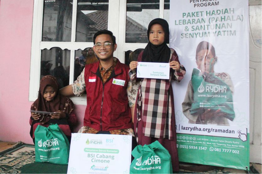 Senyum Yatim Bahagia, BSI KC Cimone Berbagi Santunan Yatim di Ramadan Kepada Anak-anak Yatim bersama LAZ RYDHA