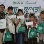 Yatim Bahagia, Komunitas Fepsi Vespa Berbagi Paket Hadiah Lebaran (PAHALA) dan Santunan Yatim Di Ramadan Kepada Anak-anak Yatim Binaan LAZ RYDHA