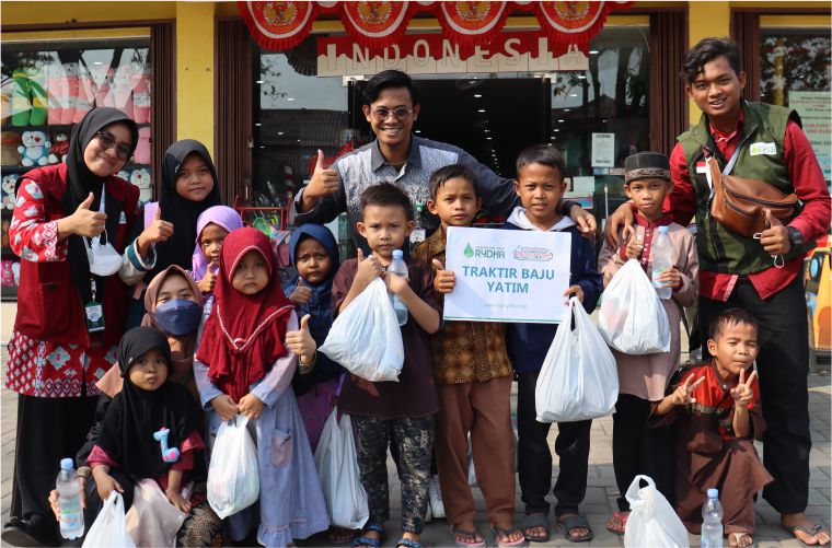 Traktir Baju Yatim, LAZ RYDHA Berbagi Baju Baru Untuk Yatim di Bulan Muharram