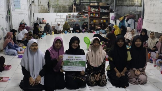 Berkat Bantuan Donatur, LAZ Rumah Yatim Dhuafa Menyalurkan Sedekah Buka Puasa Untuk Santri Putri Penghafal Al-Qur’an SMPTQ RYDHA Selama Bulan Ramadhan