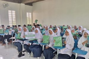 Realisasi Amanah Kebaikan Sahabat Rydha: Penyaluran Seragam Batik dan Baju Olahraga bagi Siswa Kelas 7 SMPTQ RYDHA