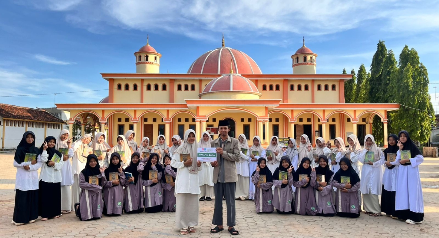 Kolaborasi LAZ RYDHA x LinkAja Melalui Program Tebar Sejuta Qur’an Untuk Negeri Menyalurkan Al-Qur’an Hafalan Untuk Santri Penghafal Qur’an di Pondok Pesantren As-Salam, Lampung
