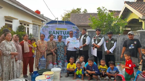 Berkat Kepedulian Sahabat RYDHA, LAZ RYDHA Kembali Menyalurkan Bantuan Air Bersih untuk 110 KK Terdampak Kekeringan di Kampung Nibung