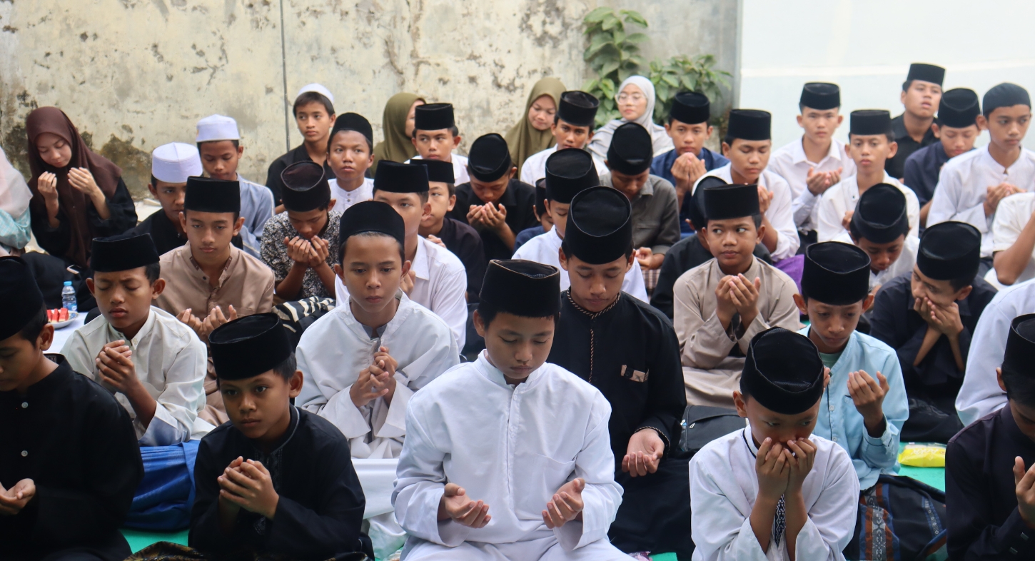 Soft Launching Mushola Pemuda Sukses Mulia: LAZ RYDHA Gelar Dzikir untuk Negeri Bersama Santri Penghafal Qur’an