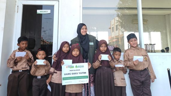 Dukung Generasi Penghafal Al-Qur’an, LAZ RYDHA Salurkan Uang Saku untuk 8 Yatim Binaan di SDTQ RYDHA