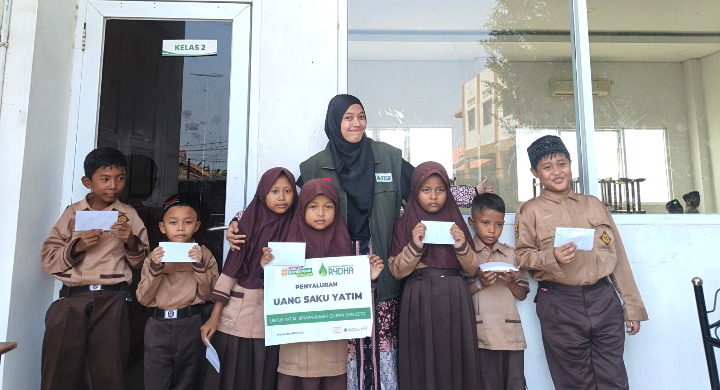 Dukung Generasi Penghafal Al-Qur’an, LAZ RYDHA Salurkan Uang Saku untuk 8 Yatim Binaan di SDTQ RYDHA