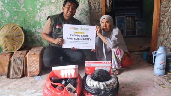 Tanggap Bencana: LAZ RYDHA Salurkan Bantuan Instalasi Listrik untuk Korban Kebakaran di Mauk Tangerang